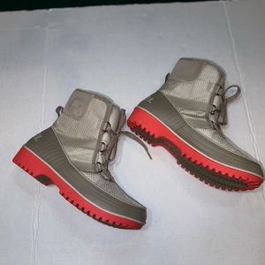 Sorel Tivoli II Beige and Pink Waterproof Winter Boots size 10 EUC